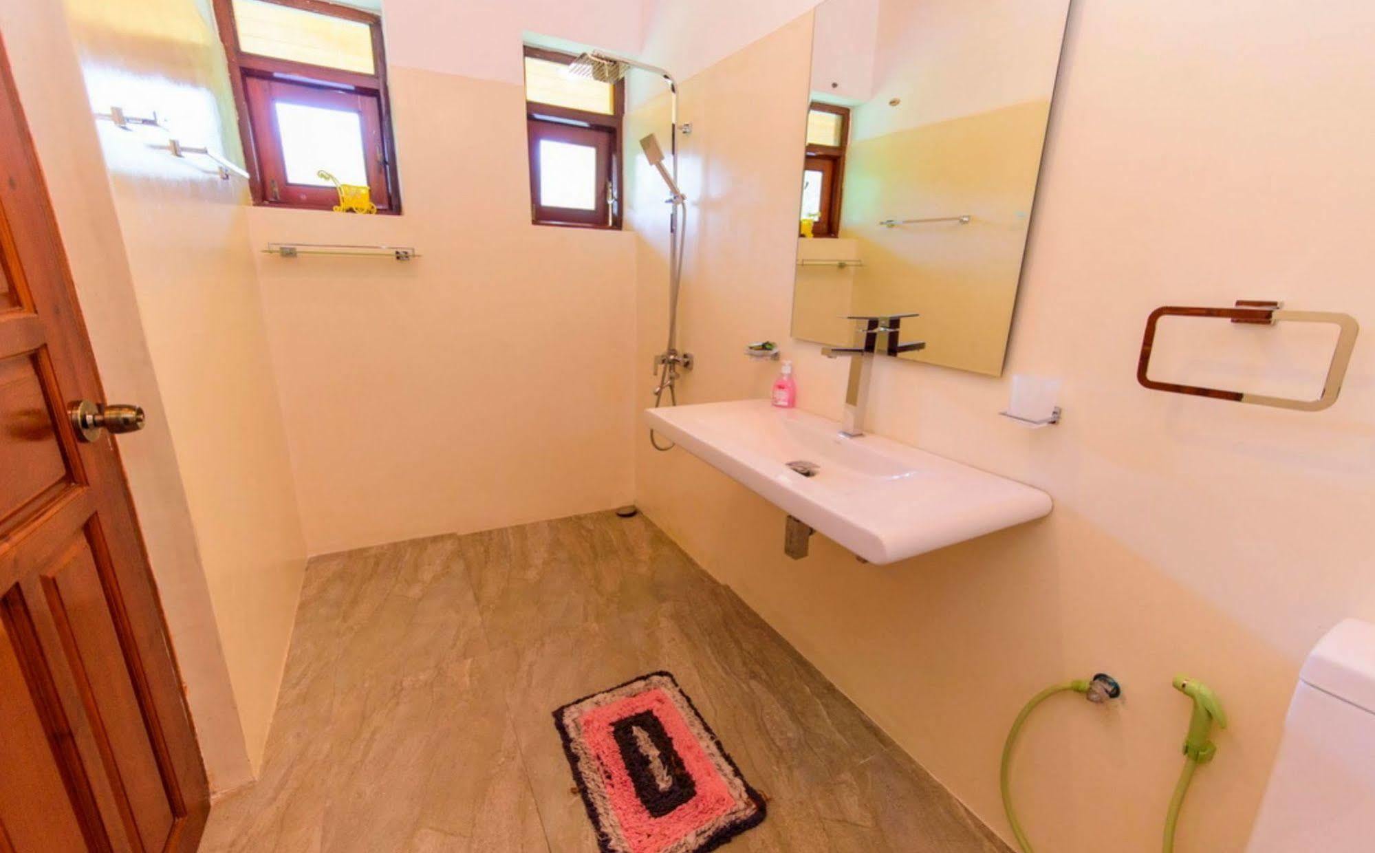 Hikka Hide Villa Hikkaduwa Extérieur photo